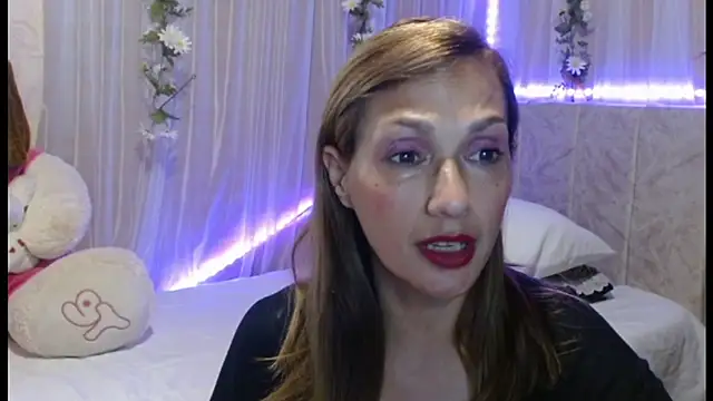 italagomez  online show from January 20, 10:15 pm