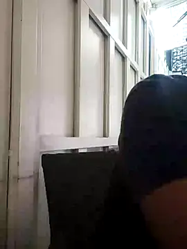 ELLA KELLY online show from February 11, 12:05 pm