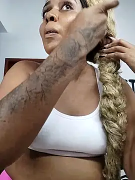 ELLA KELLY online show from December 17, 12:00 pm