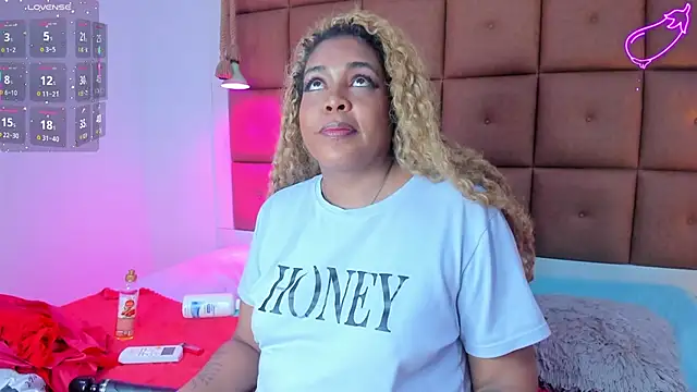 ELLA KELLY online show from February 9, 12:31 pm