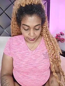 Snapshot of ELLA_KELLY chatting on July 16, 11:49 am ELLA KELLY online show from July 16, 11:49 am