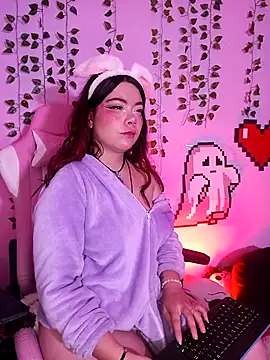 Snapshot of Erza_escarleth chatting on February 23, 3:56 am Erza escarleth online show from February 23, 3:56 am