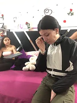 1lovelygirls online show from September 16, 12:06 pm