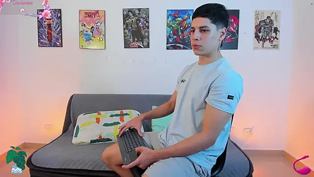 jonathanjoestar  online show from November 21, 10:52 pm