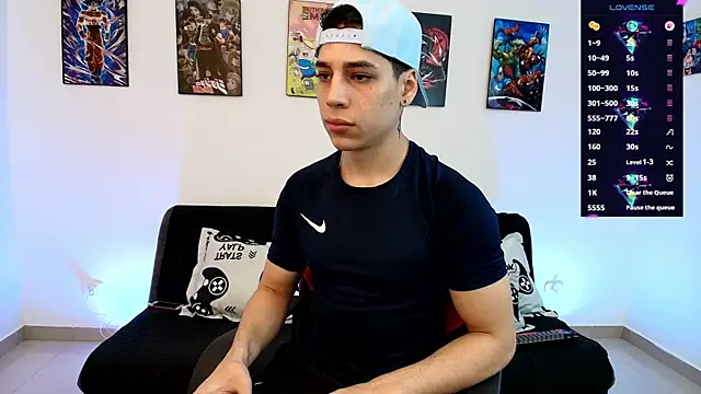 jonathanjoestar  online show from June 10, 9:25 pm