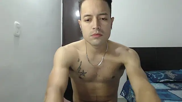 Snapshot of dimitriquiet05 chatting on December 20, 7:33 am dimitriquiet05 online show from December 20, 7:33 am