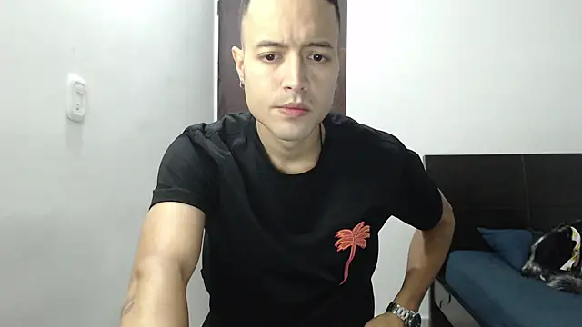 Snapshot of dimitriquiet05 chatting on January 6, 5:08 am dimitriquiet05 online show from January 6, 5:08 am