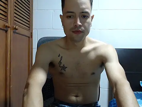 Snapshot of dimitriquiet05 chatting on February 8, 7:56 am dimitriquiet05 online show from February 8, 7:56 am