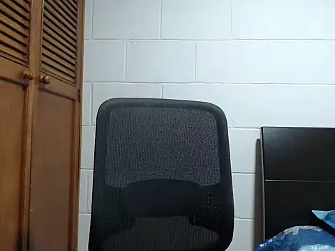 Snapshot of dimitriquiet05 chatting on February 11, 5:12 am dimitriquiet05 online show from February 11, 5:12 am