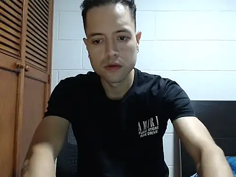 Snapshot of dimitriquiet05 chatting on February 21, 7:20 am dimitriquiet05 online show from February 21, 7:20 am