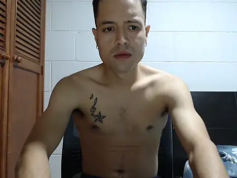 Snapshot of dimitriquiet05 chatting on February 26, 8:46 am dimitriquiet05 online show from February 26, 8:46 am