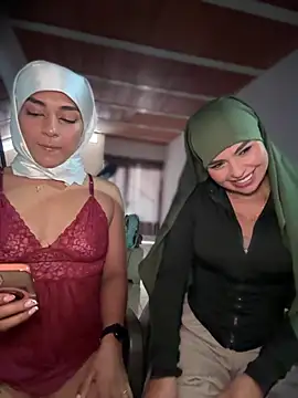 lalilamassu1 online show from April 12, 6:35 pm