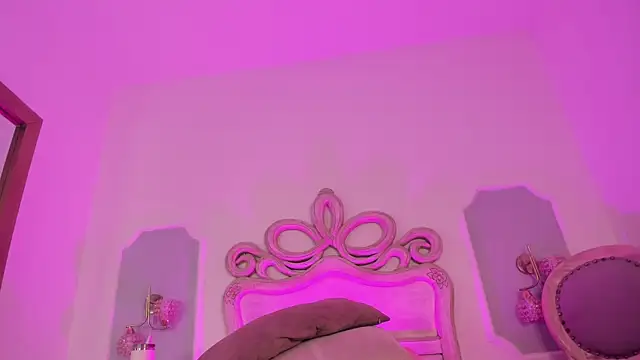 Snapshot of Sara__Williams chatting on November 10, 3:49 am Sara Williams online show from November 10, 3:49 am