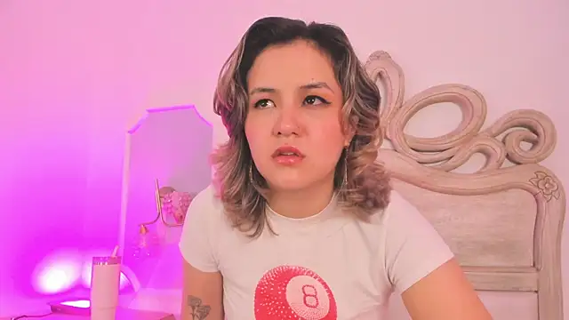 Snapshot of Sara__Williams chatting on November 23, 4:01 am Sara Williams online show from November 23, 4:01 am