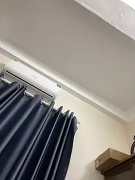 Louis Baby online show from February 25, 3:05 pm