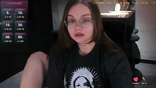 EvaBae online show from January 5, 7:17 pm