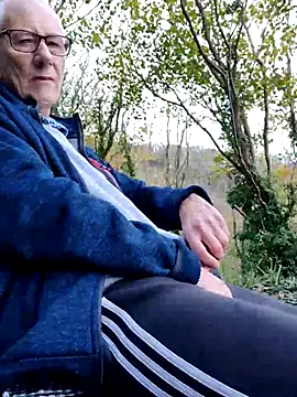 cutaboverest online show from November 3, 3:35 pm