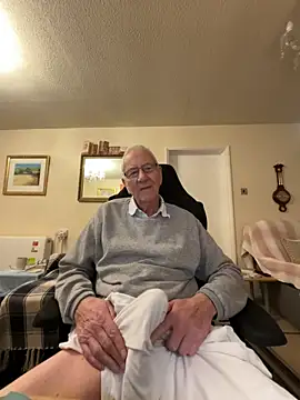 cutaboverest online show from February 9, 4:00 pm