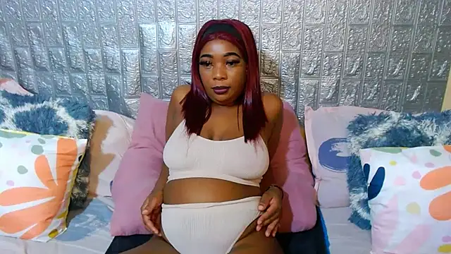 Snapshot of Foxy_African chatting on November 4, 3:05 am Foxy African online show from November 4, 3:05 am