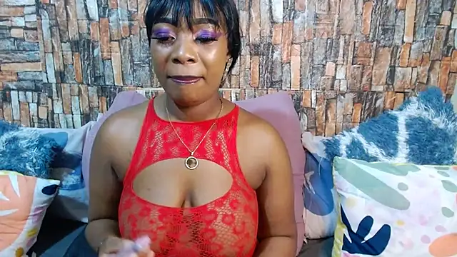 Snapshot of Foxy_African chatting on May 18, 3:13 am Foxy African online show from May 18, 3:13 am