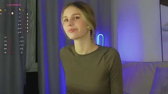 Fluffy-Angel online show from October 27, 5:06 pm