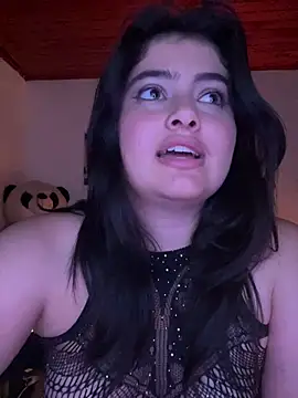 Snapshot of Stephania_18 chatting on February 6, 1:05 am Stephania 18 online show from February 6, 1:05 am