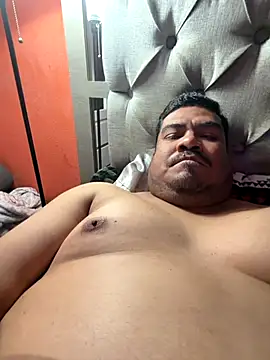 Snapshot of ThickD619 chatting on January 7, 3:53 am ThickD619 online show from January 7, 3:53 am