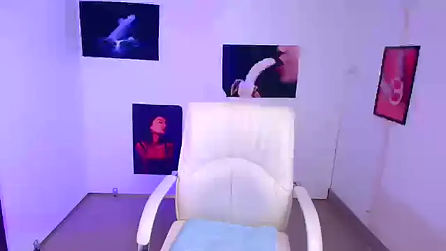 Loren Moa online show from December 30, 2:19 pm