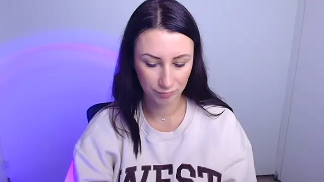 Loren Moa online show from October 9, 7:17 am