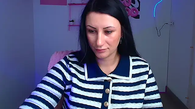 Loren Moa online show from December 22, 1:08 pm