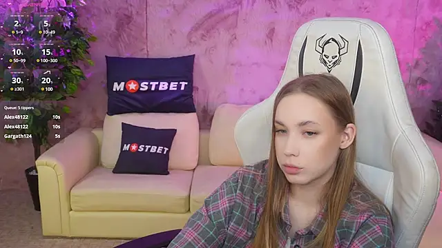 Snapshot of Linda054 chatting on January 5, 11:55 pm Linda054 online show from January 5, 11:55 pm