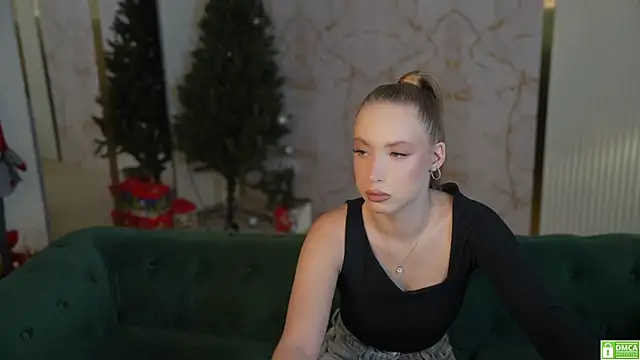 Snapshot of Linda054 chatting on January 25, 3:41 pm Linda054 online show from January 25, 3:41 pm