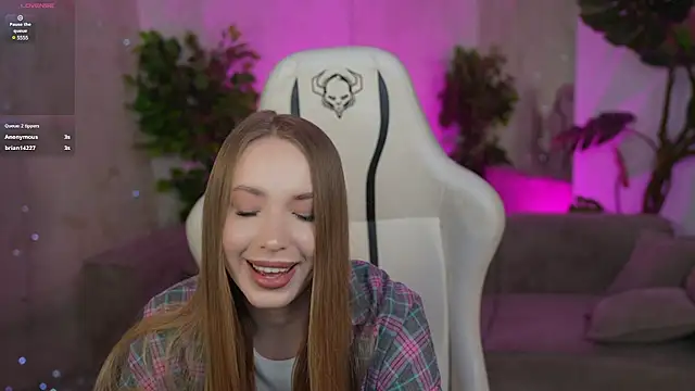 Snapshot of Linda054 chatting on February 22, 3:47 pm Linda054 online show from February 22, 3:47 pm