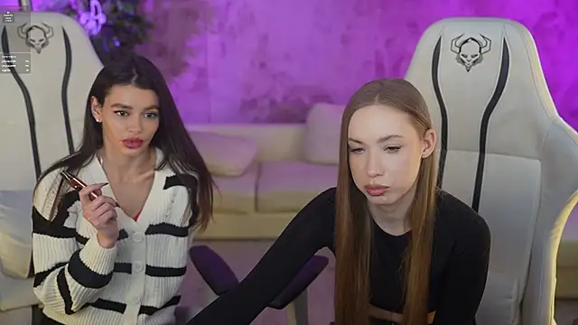 Snapshot of Linda054 chatting on March 3, 11:44 am Linda054 online show from March 3, 11:44 am