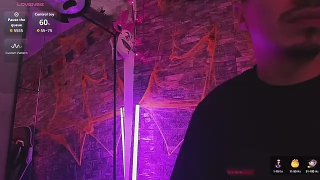 Snapshot of HotCouple_697 chatting on October 19, 9:04 pm HotCouple 697 online show from October 19, 9:04 pm