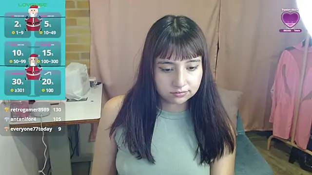 Snapshot of emitaa17228o chatting on December 18, 1:26 am emitaa17228o online show from December 18, 1:26 am