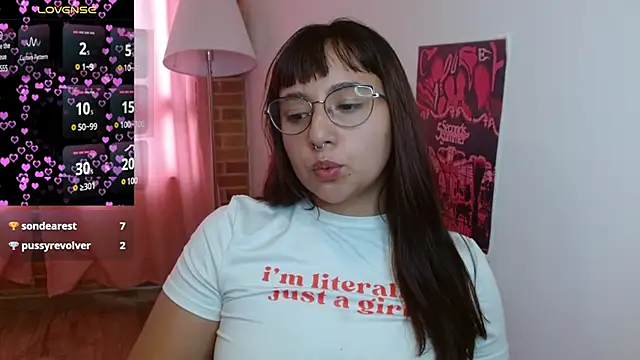 Snapshot of emitaa17228o chatting on March 14, 10:05 pm emitaa17228o online show from March 14, 10:05 pm