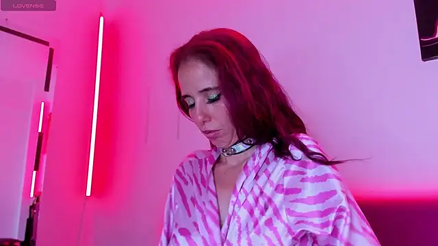 Little Naughtty online show from March 8, 3:17 am