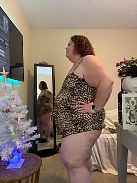 Snapshot of MsStrawbooty chatting on December 17, 4:57 pm MsStrawbooty online show from December 17, 4:57 pm
