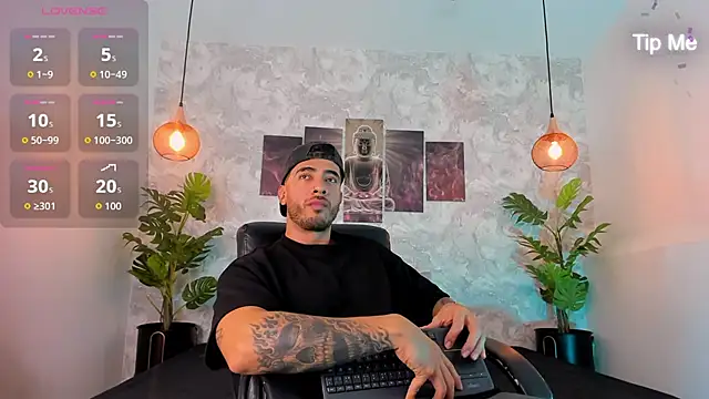 Snapshot of Nate_franco chatting on October 29, 4:04 am Nate franco online show from October 29, 4:04 am