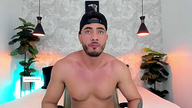 Snapshot of Nate_franco chatting on November 7, 4:01 am Nate franco online show from November 7, 4:01 am