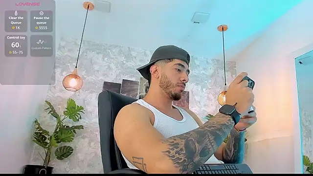 Snapshot of Nate_franco chatting on May 26, 4:08 am Nate franco online show from May 26, 4:08 am