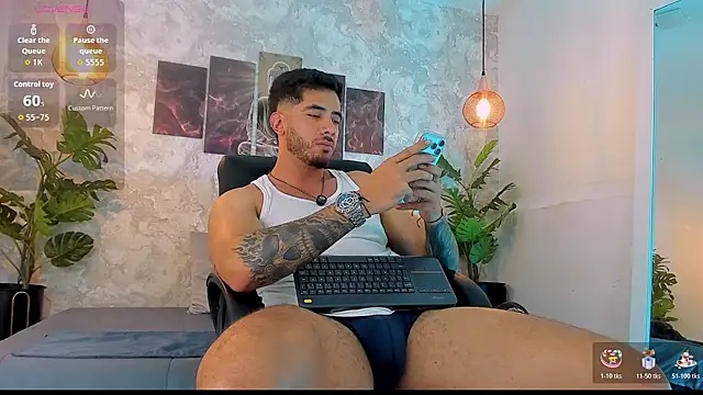 Snapshot of Nate_franco chatting on June 15, 12:13 am Nate franco online show from June 15, 12:13 am