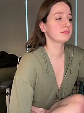 nerdynina online show from February 16, 8:22 pm