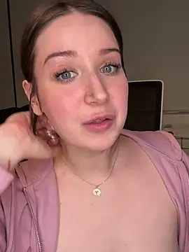 nerdynina online show from February 21, 11:54 pm