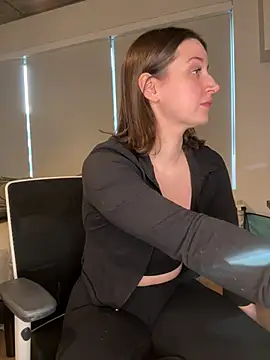 nerdynina online show from March 14, 10:16 pm