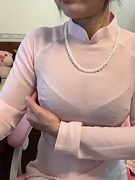    Erin    online show from April 27, 2:04 pm
