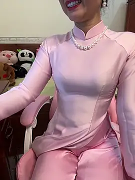    Erin    online show from April 28, 2:21 am