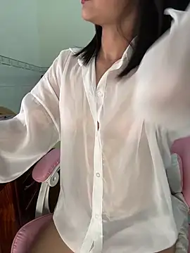 Snapshot of ___Erin___ chatting on June 12, 3:22 pm Erin online show from June 12, 3:22 pm