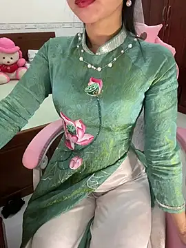 Snapshot of ___Erin___ chatting on July 22, 3:09 am Erin online show from July 22, 3:09 am